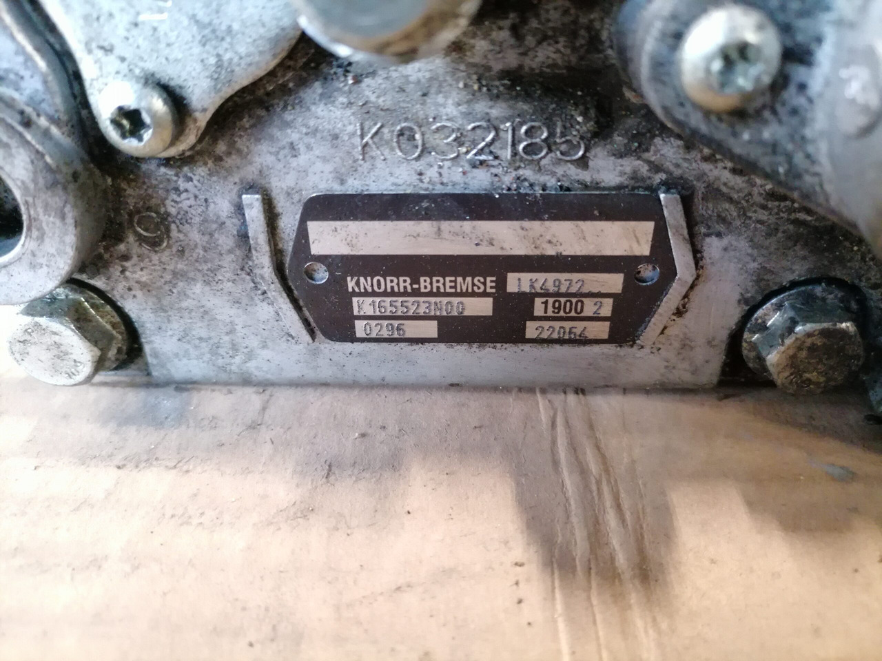 Mercedes-Benz Air compressor K165523N00 - Kompressor för Lastbil: bild 5 Mercedes-Benz Air compressor K165523N00 - Kompressor för Lastbil: bild 5