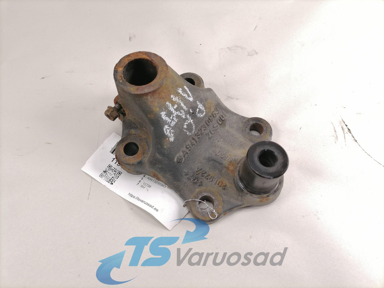 Mercedes-Benz Anti-roll bar bracket A9413230963 - Krängningshämmare för Lastbil: bild 1 Mercedes-Benz Anti-roll bar bracket A9413230963 - Krängningshämmare för Lastbil: bild 1