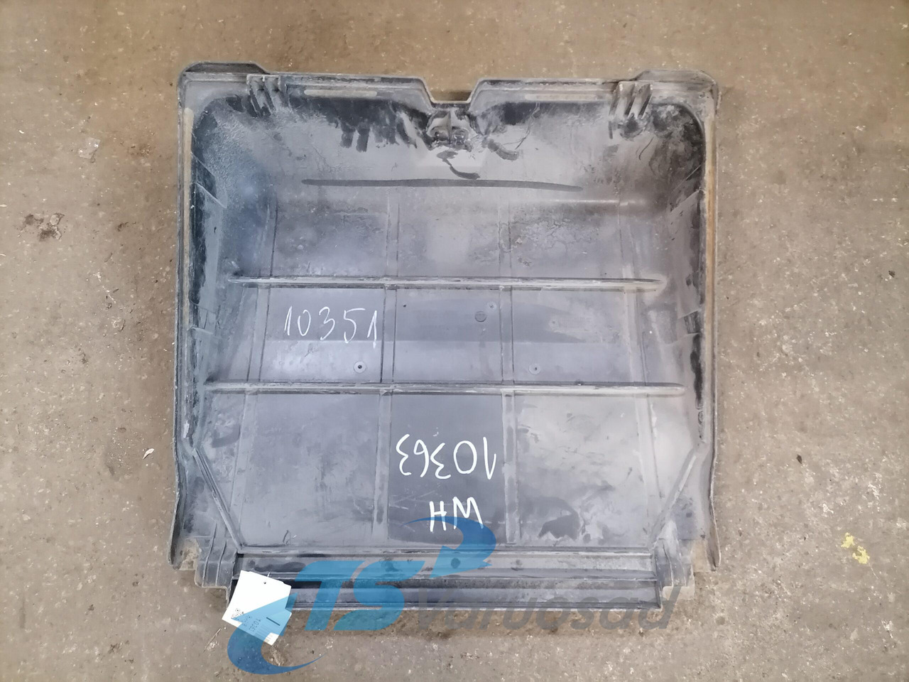Mercedes-Benz Battery cover A9415410103 - Batteri för Lastbil: bild 3 Mercedes-Benz Battery cover A9415410103 - Batteri för Lastbil: bild 3