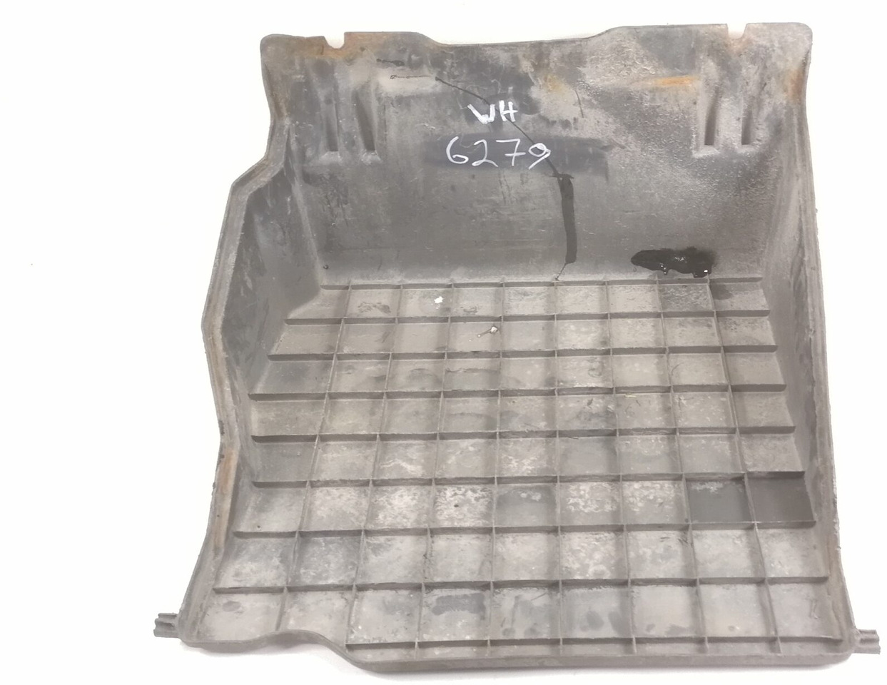 Scania Battery cover 1362693 - Batteri för Lastbil: bild 2 Scania Battery cover 1362693 - Batteri för Lastbil: bild 2
