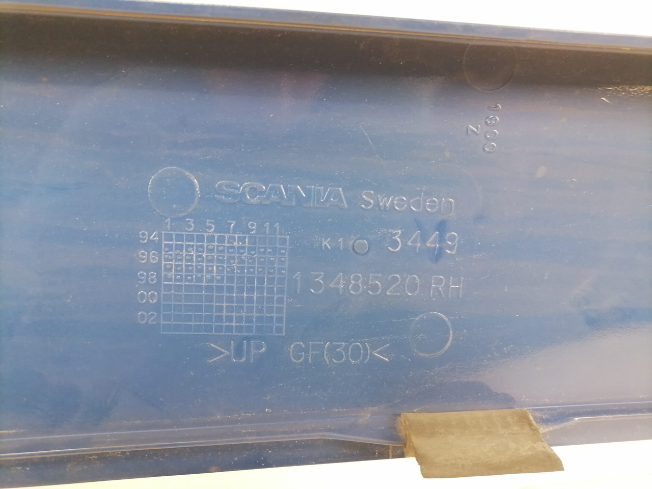 Scania Scania cab wind deflector, right side 1348520 - Aerodynamik/ Spoiler för Lastbil: bild 2 Scania Scania cab wind deflector, right side 1348520 - Aerodynamik/ Spoiler för Lastbil: bild 2