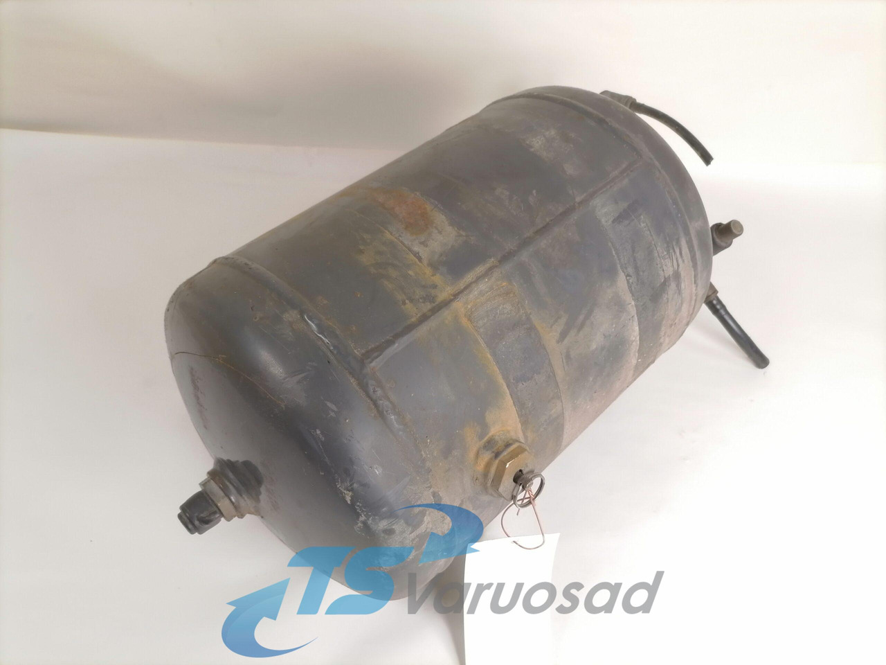 Volvo Air tank 20772295 - Universaldel för Lastbil: bild 1 Volvo Air tank 20772295 - Universaldel för Lastbil: bild 1