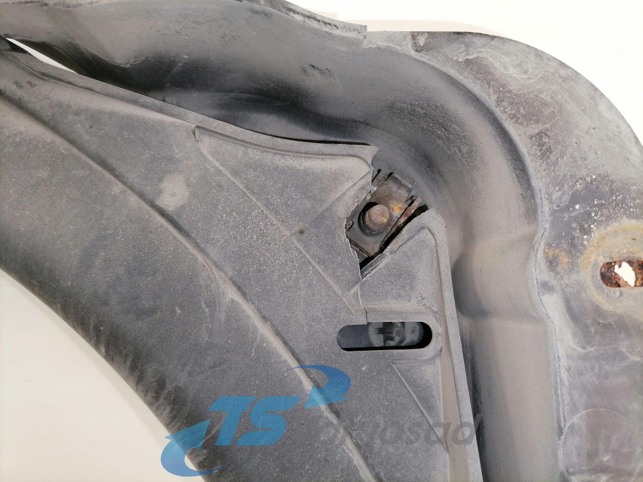 Volvo Fan shroud 20869865 - Kylare för Lastbil: bild 3 Volvo Fan shroud 20869865 - Kylare för Lastbil: bild 3