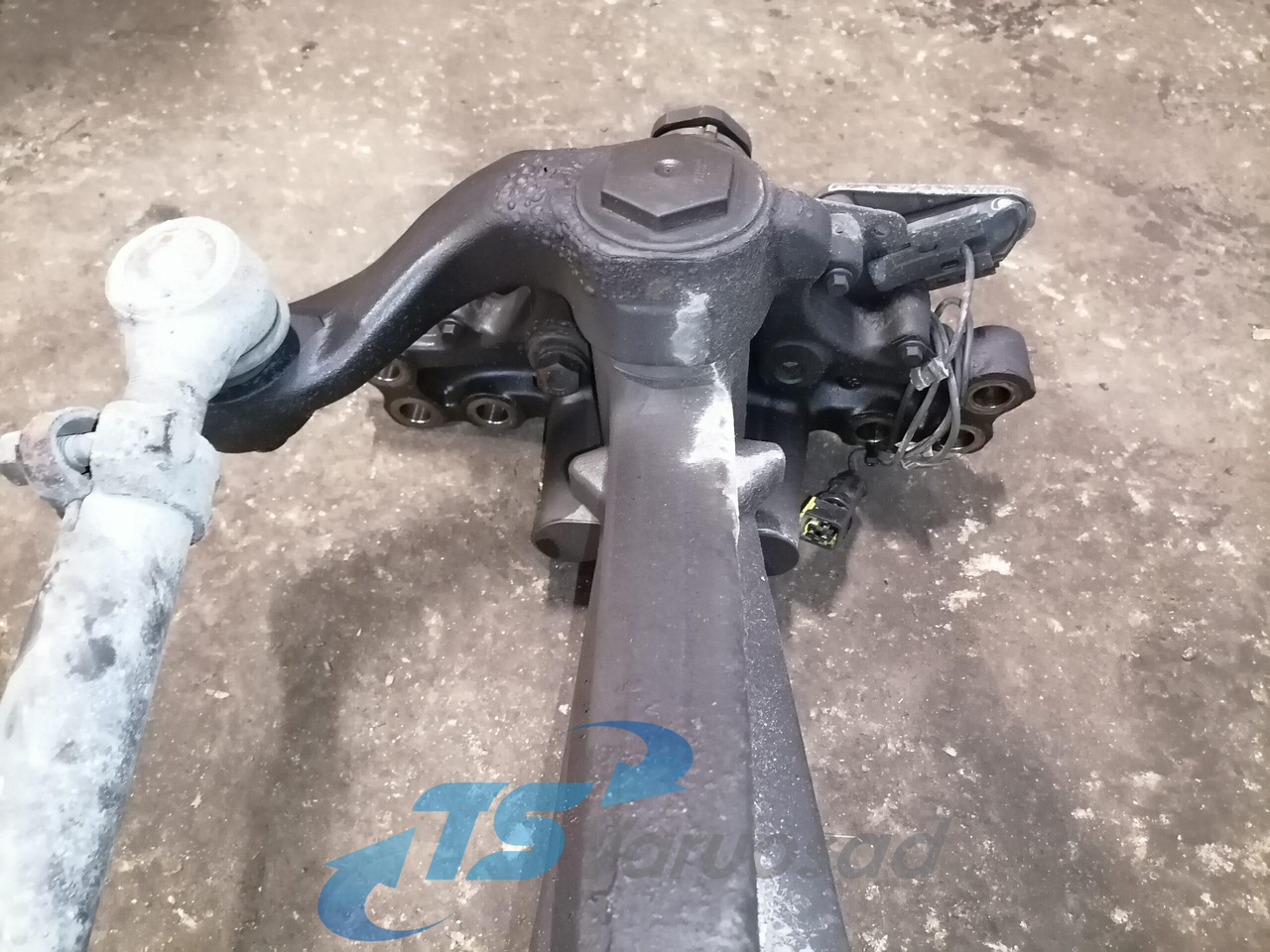 Volvo First axel housing 22208213 - Framaxel för Lastbil: bild 5 Volvo First axel housing 22208213 - Framaxel för Lastbil: bild 5