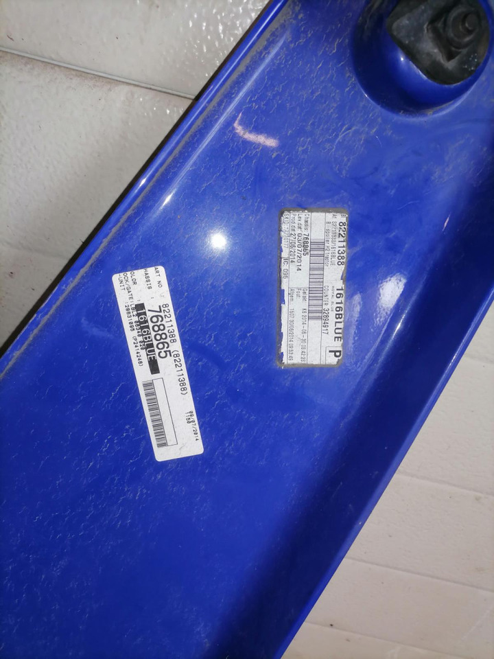 Volvo Kabiini tuulesuunaja, ülemine parem 82211388 - Aerodynamik/ Spoiler för Lastbil: bild 5 Volvo Kabiini tuulesuunaja, ülemine parem 82211388 - Aerodynamik/ Spoiler för Lastbil: bild 5
