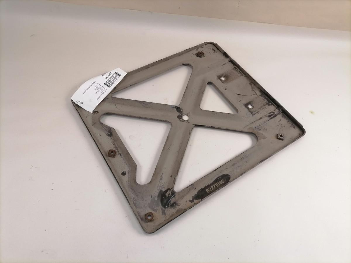Volvo Mudguard bracket 82271846 - Universaldel för Lastbil: bild 2 Volvo Mudguard bracket 82271846 - Universaldel för Lastbil: bild 2