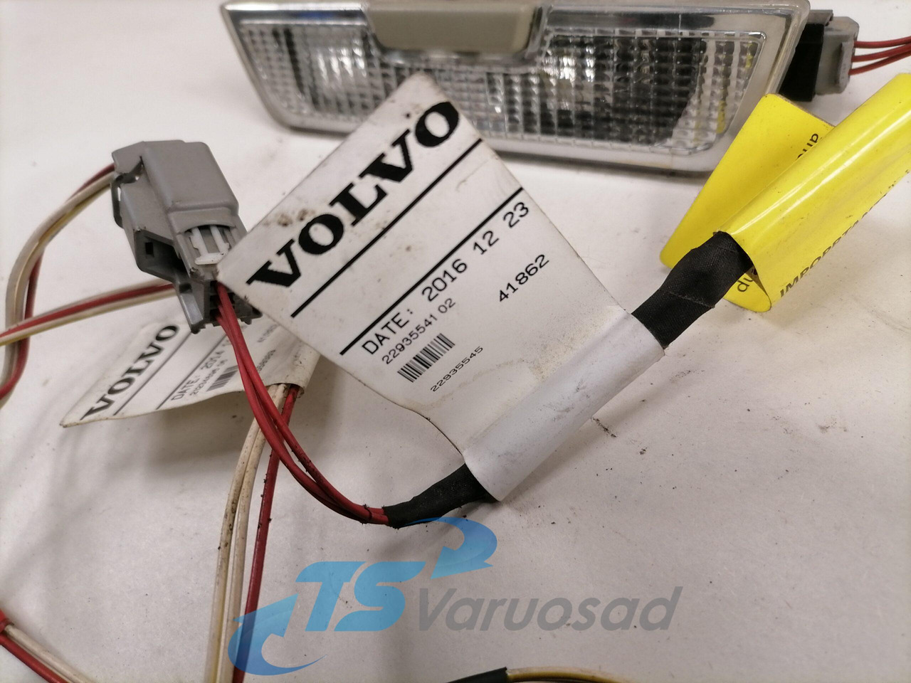 Volvo Salongi valgusti 82151260 - Universaldel för Lastbil: bild 5 Volvo Salongi valgusti 82151260 - Universaldel för Lastbil: bild 5