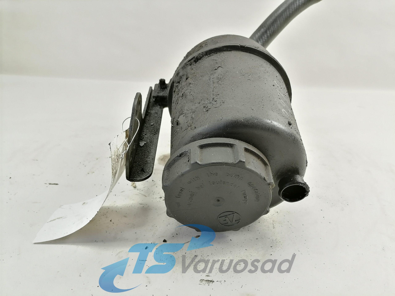 Volvo Steering oil tank+ bracket 20479764 - Servoslang för Lastbil: bild 3 Volvo Steering oil tank+ bracket 20479764 - Servoslang för Lastbil: bild 3