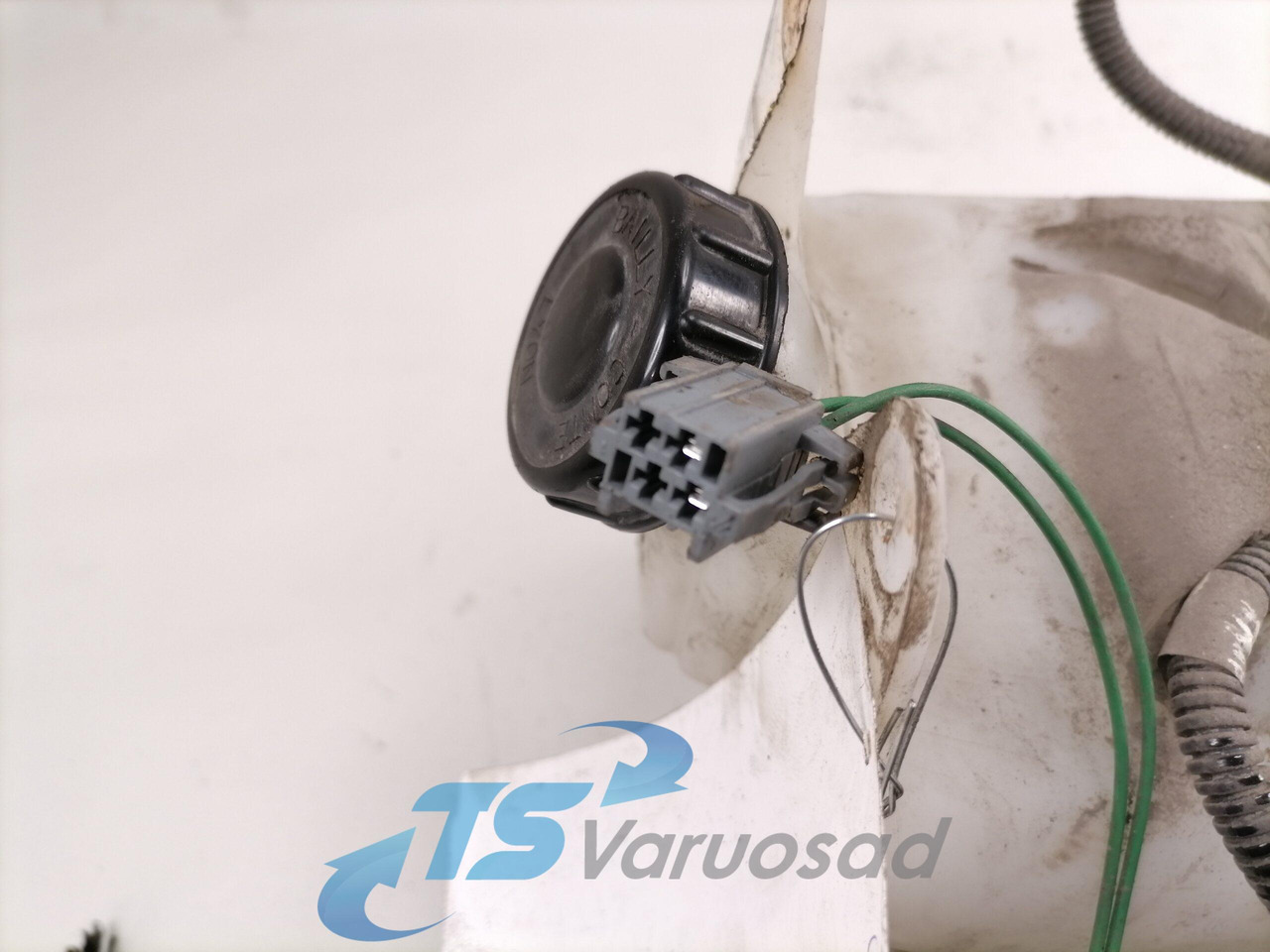 Volvo Windscreen washer fluid tank 84530119 - Vindrutetorkare för Lastbil: bild 4 Volvo Windscreen washer fluid tank 84530119 - Vindrutetorkare för Lastbil: bild 4