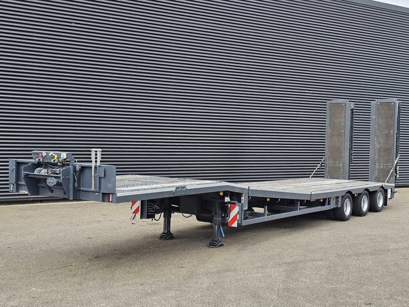Nooteboom MCO-48-03 / STEERING AXLE / HYDRAULIC RAMPS + BED - Låg lastare semitrailer: bild 1 Nooteboom MCO-48-03 / STEERING AXLE / HYDRAULIC RAMPS + BED - Låg lastare semitrailer: bild 1