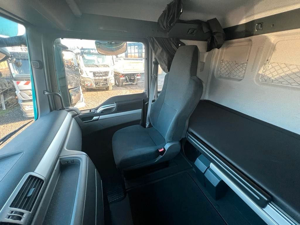 MAN 26.400 6x2 BDF | AC | Navi | Tip Top Zustand! MAN 26.400 6x2 BDF | AC | Navi | Tip Top Zustand! - Containerbil/ Växelflak lastbil: bild 5 MAN 26.400 6x2 BDF | AC | Navi | Tip Top Zustand! MAN 26.400 6x2 BDF | AC | Navi | Tip Top Zustand! - Containerbil/ Växelflak lastbil: bild 5