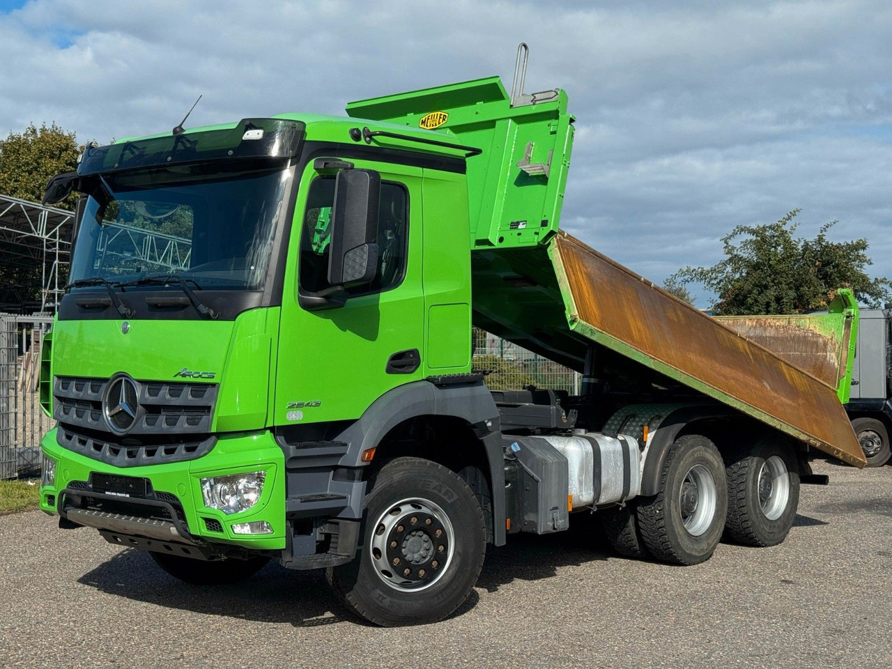Mercedes-Benz 2643 6X4 Meiller 3 S. Bordmatik Top Zustand - Tippbil lastbil: bild 1 Mercedes-Benz 2643 6X4 Meiller 3 S. Bordmatik Top Zustand - Tippbil lastbil: bild 1