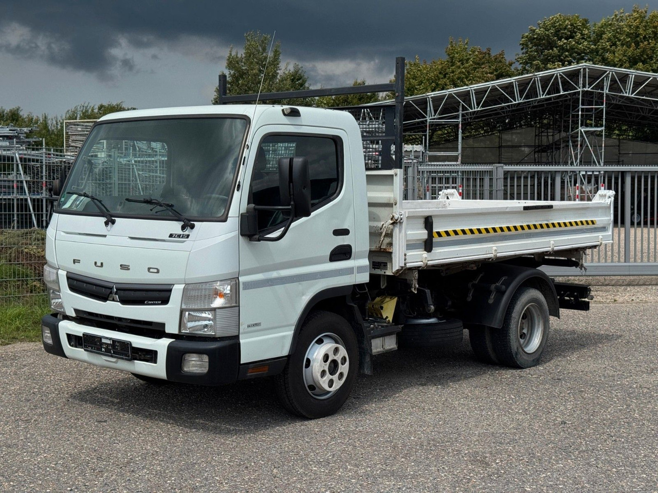 Mitsubishi 7C15 Fuso Canter 4x2 mit Meiller 3S. Kipper - Transportbil med tippflak: bild 4 Mitsubishi 7C15 Fuso Canter 4x2 mit Meiller 3S. Kipper - Transportbil med tippflak: bild 4