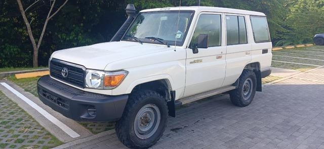 Toyota Land Cruiser 76 - Personbil: bild 1 Toyota Land Cruiser 76 - Personbil: bild 1