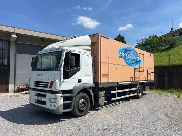 Iveco Stralis 270 - Lastbil med skåp: bild 1 Iveco Stralis 270 - Lastbil med skåp: bild 1