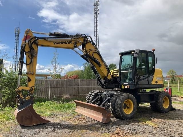 Yanmar B110W - Grävmaskin på däck: bild 1 Yanmar B110W - Grävmaskin på däck: bild 1