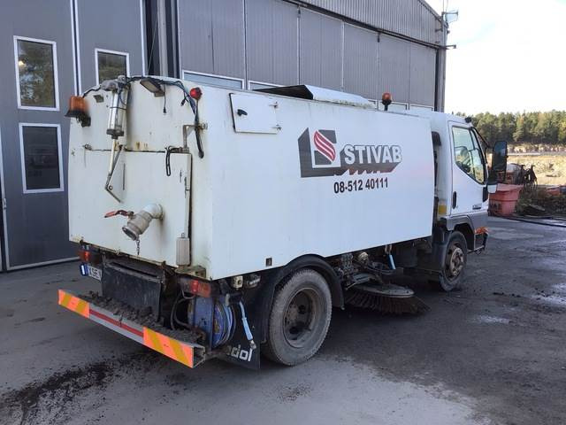 Mitsubishi Canter - Sopmaskin: bild 3 Mitsubishi Canter - Sopmaskin: bild 3