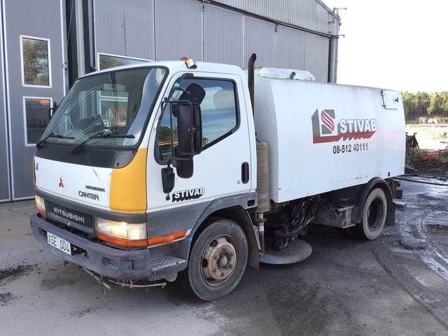 Mitsubishi Canter - Sopmaskin: bild 1 Mitsubishi Canter - Sopmaskin: bild 1