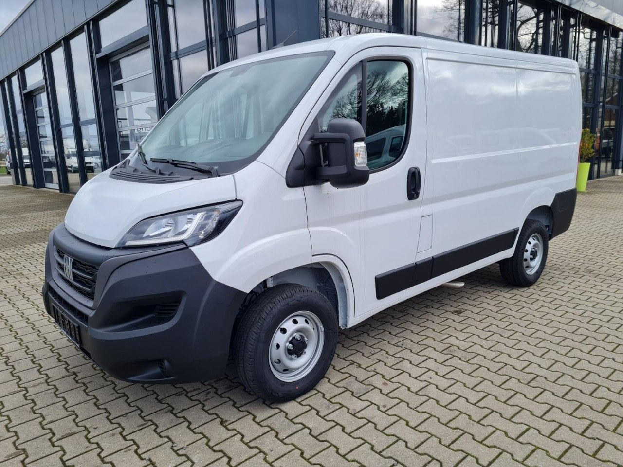 Fiat Ducato 30 Kasten L1H1 KLIMA PDC REGALE TEMPOMAT - Små skåpbil: bild 2 Fiat Ducato 30 Kasten L1H1 KLIMA PDC REGALE TEMPOMAT - Små skåpbil: bild 2