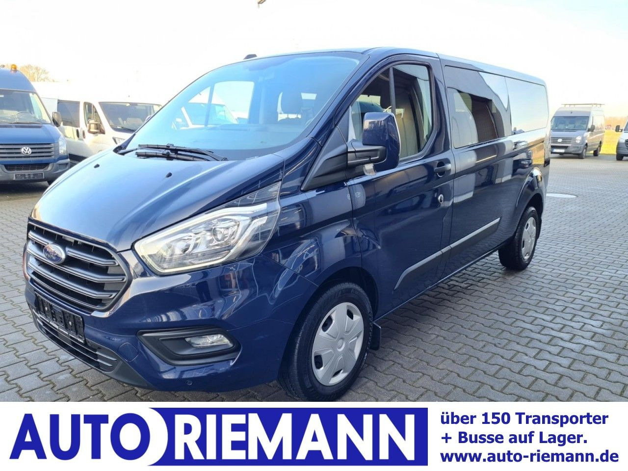 Ford Custom Kombi 320 L2 Trend 9 Sitze KLIMA PDC TEMP - Persontransport: bild 1 Ford Custom Kombi 320 L2 Trend 9 Sitze KLIMA PDC TEMP - Persontransport: bild 1