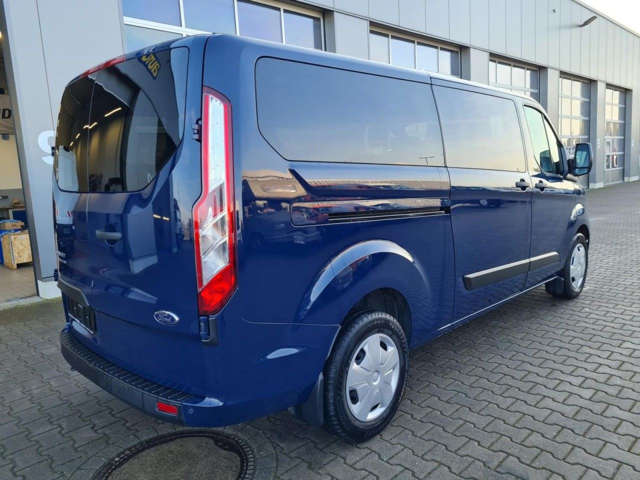 Ford Custom Kombi 320 L2 Trend 9 Sitze KLIMA PDC TEMP - Persontransport: bild 4 Ford Custom Kombi 320 L2 Trend 9 Sitze KLIMA PDC TEMP - Persontransport: bild 4