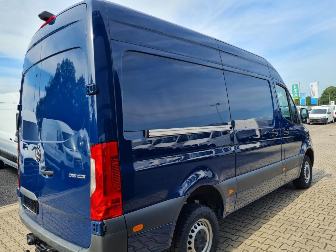 Mercedes-Benz Sprinter 316 Kasten CDI MR RWD AHK MBUX KAMERA - Skåpbil: bild 4 Mercedes-Benz Sprinter 316 Kasten CDI MR RWD AHK MBUX KAMERA - Skåpbil: bild 4