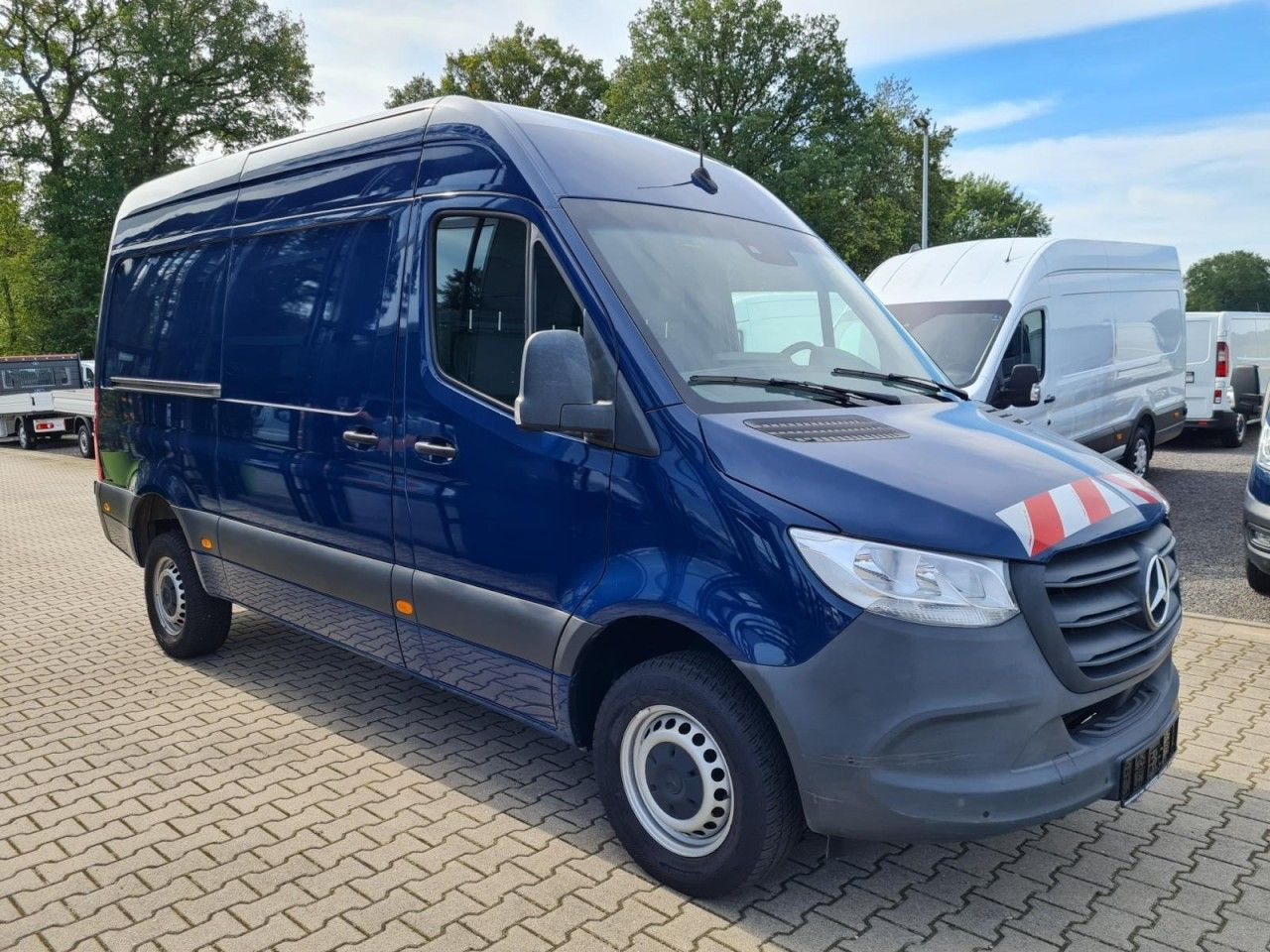 Mercedes-Benz Sprinter 316 Kasten CDI MR RWD AHK MBUX KAMERA - Skåpbil: bild 3 Mercedes-Benz Sprinter 316 Kasten CDI MR RWD AHK MBUX KAMERA - Skåpbil: bild 3