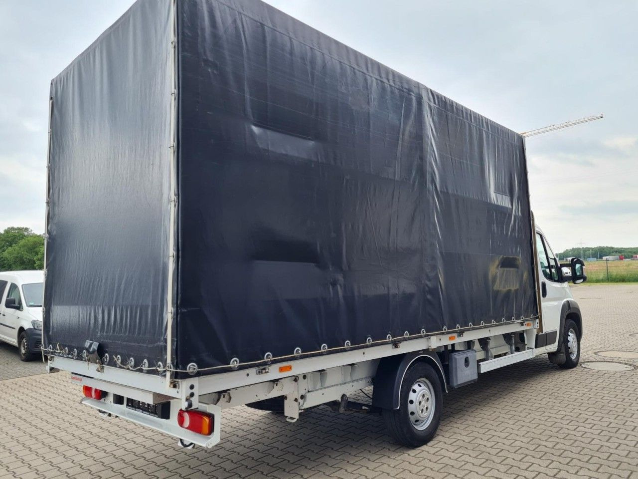 Peugeot Boxer 3,5t Pritsche Plane 2.2 HDi L4 435 - Transportbil med kapell: bild 5 Peugeot Boxer 3,5t Pritsche Plane 2.2 HDi L4 435 - Transportbil med kapell: bild 5