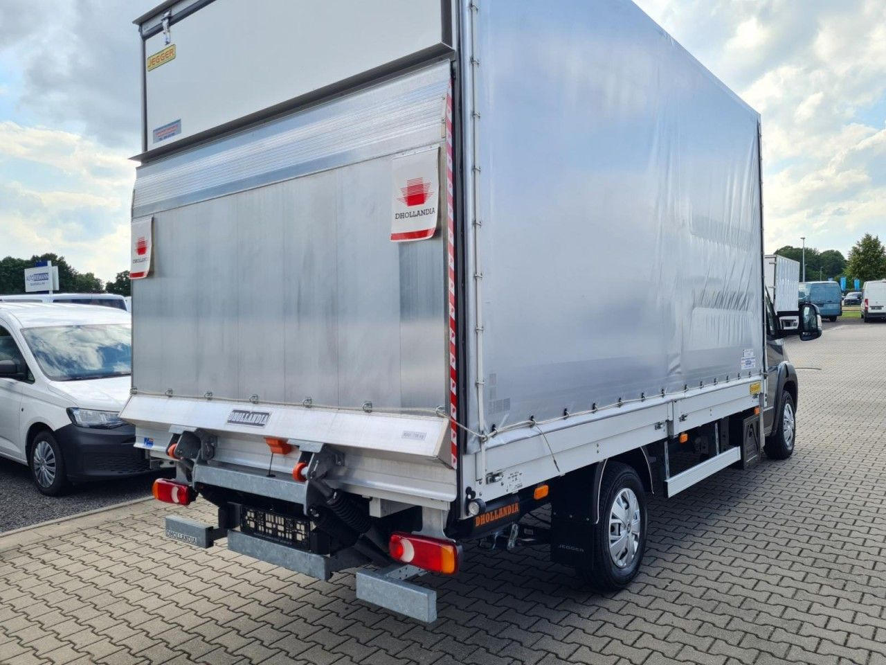 Peugeot Boxer Pritsche Schiebe Plane 2.2 HDi LBW - Transportbil med kapell: bild 4 Peugeot Boxer Pritsche Schiebe Plane 2.2 HDi LBW - Transportbil med kapell: bild 4