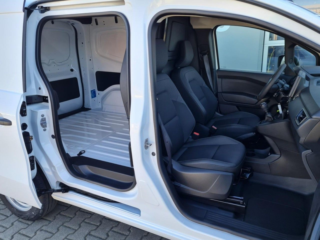 Renault Kangoo Van Start1.3 TCe 100 KLIMA TEMPOMAT - Små skåpbil: bild 4 Renault Kangoo Van Start1.3 TCe 100 KLIMA TEMPOMAT - Små skåpbil: bild 4