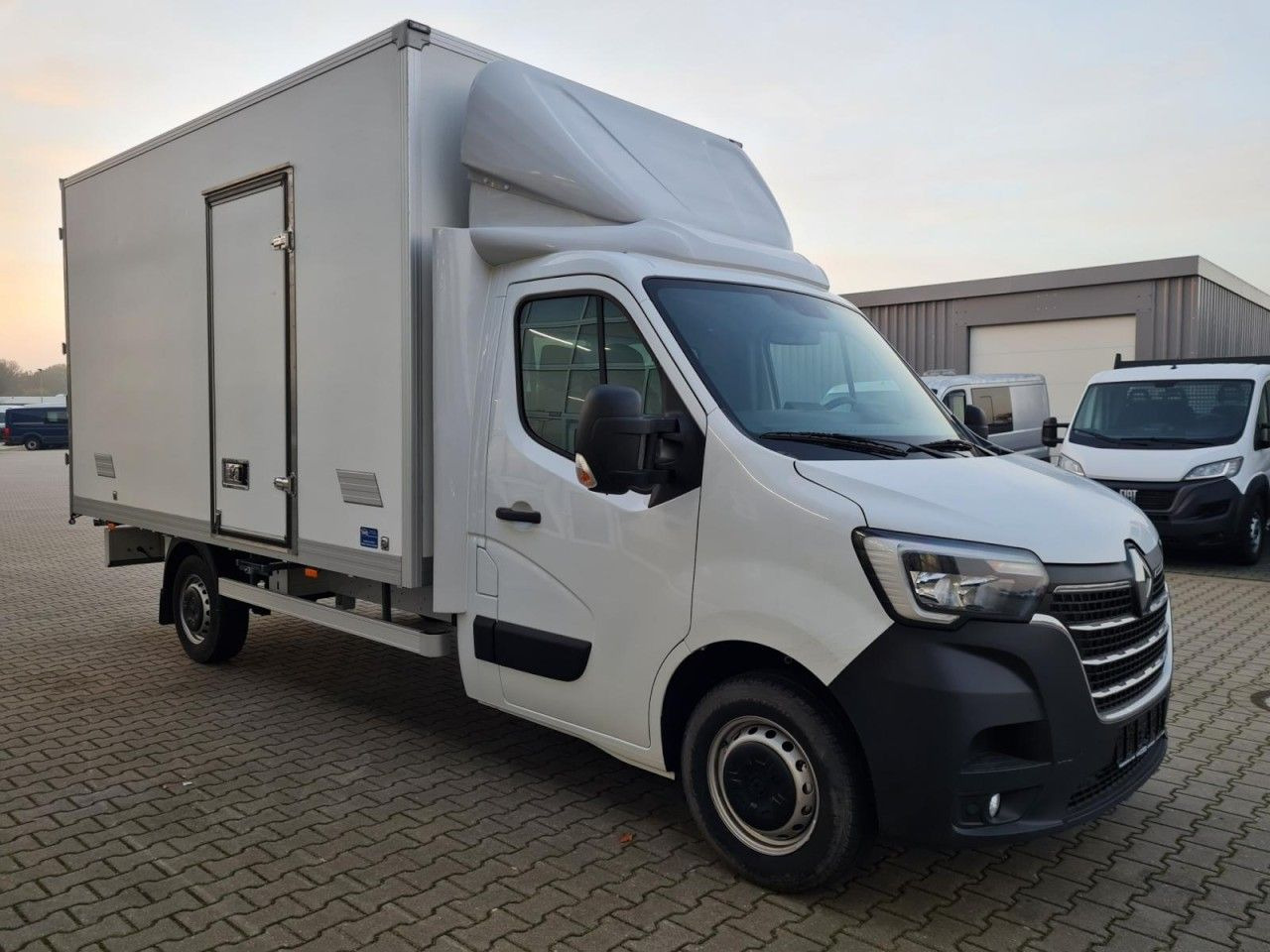 Renault Master 3.5t Möbel Koffer KLIMA LUFTFEDERUNG TEMP - Volymskåp: bild 3 Renault Master 3.5t Möbel Koffer KLIMA LUFTFEDERUNG TEMP - Volymskåp: bild 3