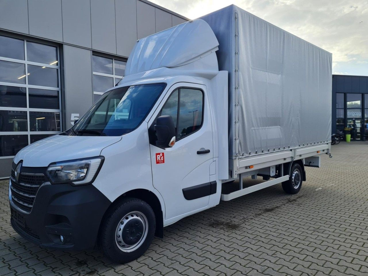 Renault Master 3,5t Pritsche Schiebe Plane ERGO KLIMA TE - Transportbil med kapell: bild 3 Renault Master 3,5t Pritsche Schiebe Plane ERGO KLIMA TE - Transportbil med kapell: bild 3