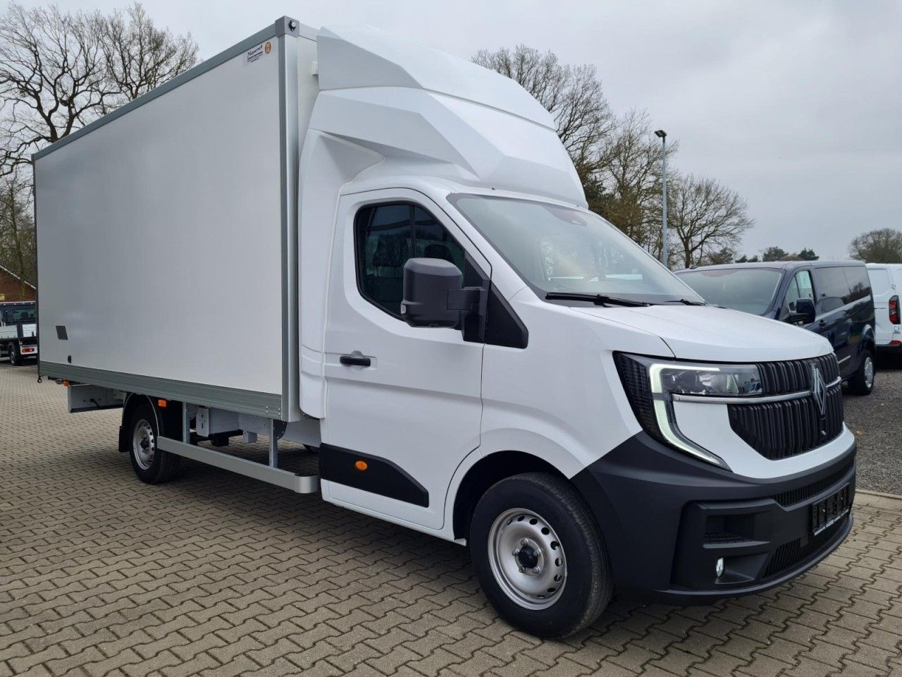 Renault Master 35 New Möbel Koffer LF 4.80m KLIMA TEMPOM - Volymskåp: bild 3 Renault Master 35 New Möbel Koffer LF 4.80m KLIMA TEMPOM - Volymskåp: bild 3