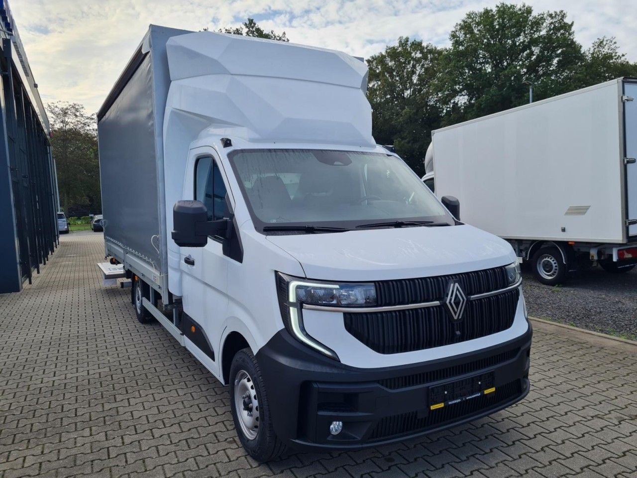 Renault Master Pritsche Schiebe Plane LBW 10 Pal. Luftfe - Transportbil med kapell: bild 2 Renault Master Pritsche Schiebe Plane LBW 10 Pal. Luftfe - Transportbil med kapell: bild 2