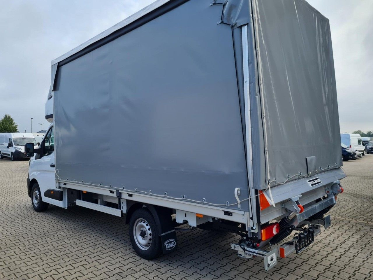 Renault Master Pritsche Schiebe Plane Schlafkab LBW Luft - Transportbil med kapell: bild 3 Renault Master Pritsche Schiebe Plane Schlafkab LBW Luft - Transportbil med kapell: bild 3