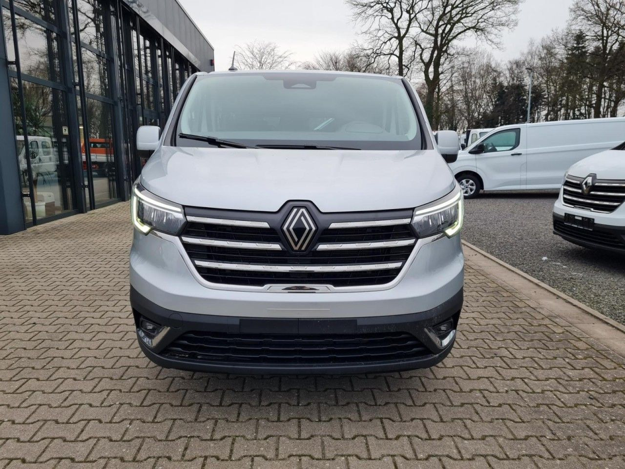 Renault Trafic Kombi 9-Sitze L2 Grand Equilibre KLIMA TE - Personbil: bild 2 Renault Trafic Kombi 9-Sitze L2 Grand Equilibre KLIMA TE - Personbil: bild 2