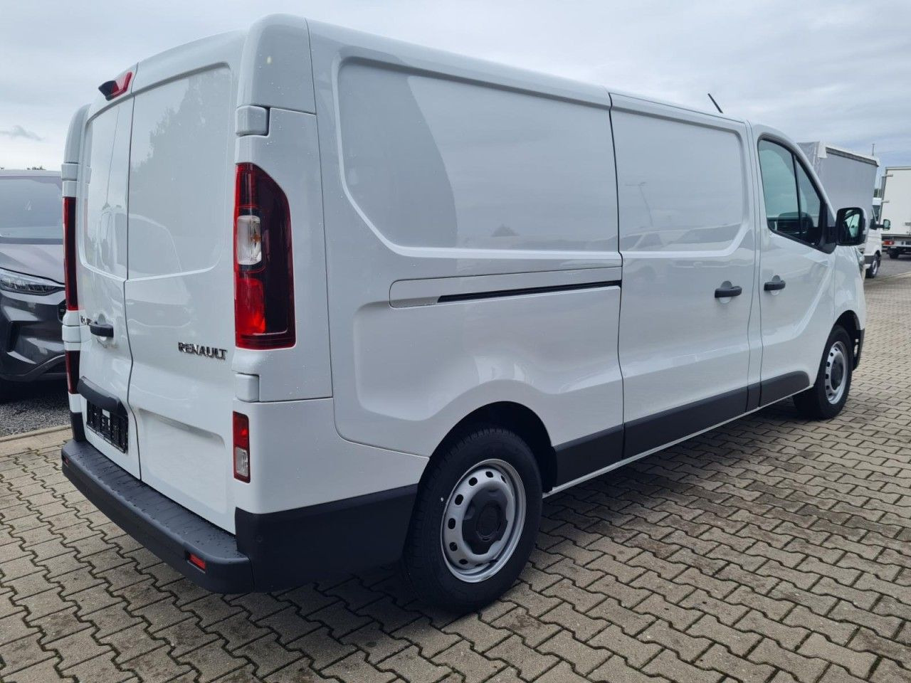 Renault Trafic Kühlkasten 3.0t L2 KLIMA LED NAVI_APP TEM - Kylbil: bild 4 Renault Trafic Kühlkasten 3.0t L2 KLIMA LED NAVI_APP TEM - Kylbil: bild 4