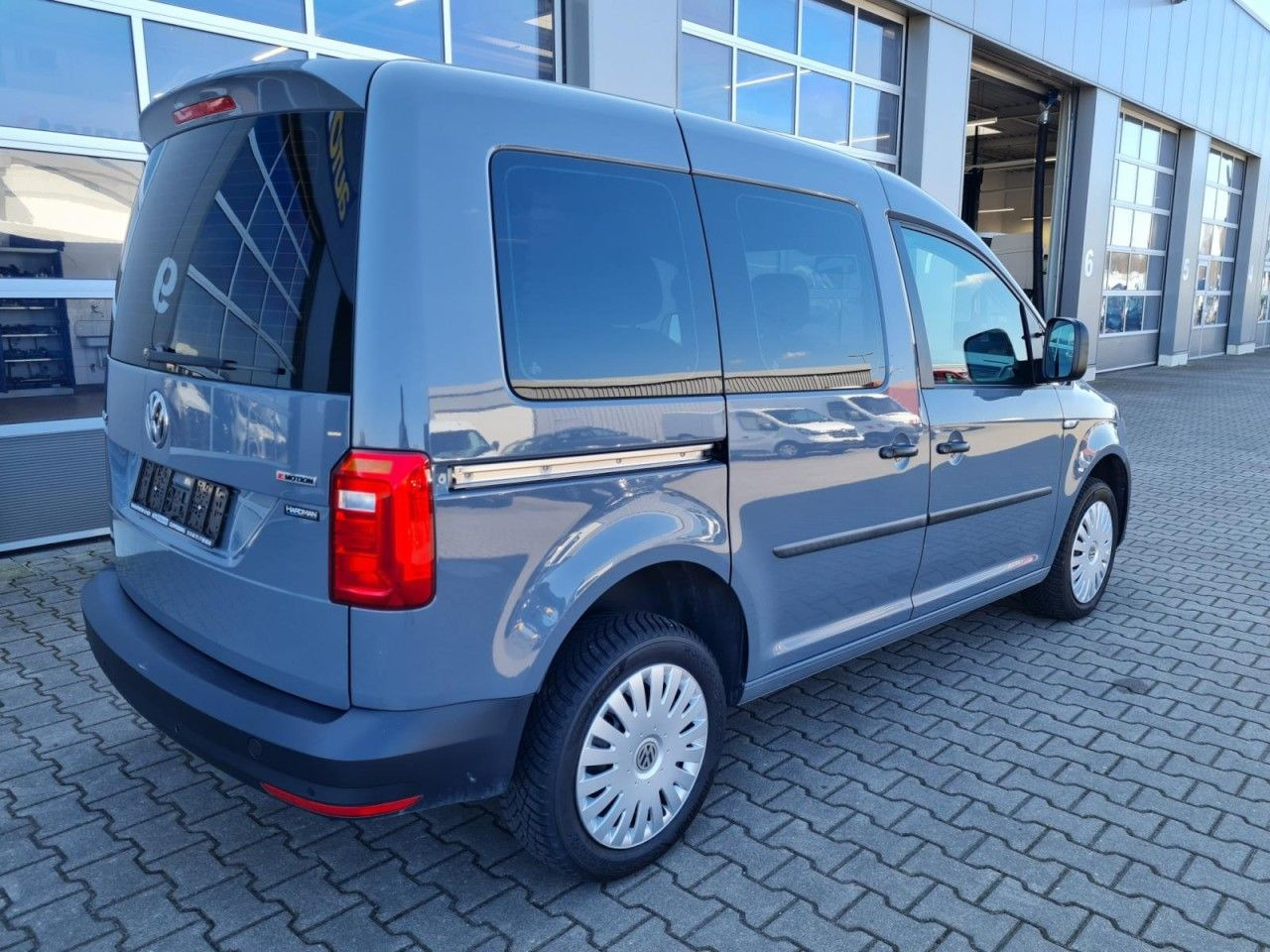 Volkswagen Caddy 4Motion TDi Kombi 5-Sitze TEMPO STHZ REGAL - Kombi: bild 5 Volkswagen Caddy 4Motion TDi Kombi 5-Sitze TEMPO STHZ REGAL - Kombi: bild 5