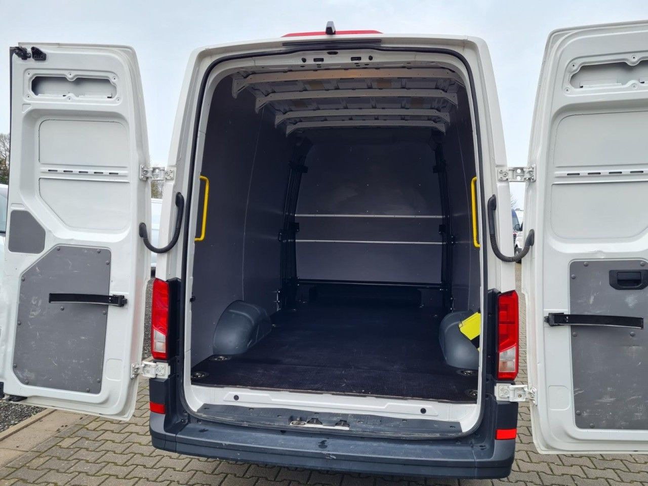 Volkswagen Crafter 35 Kasten 4MOTION L4H3 Plus Doka 7-Sitze - Skåpbil, Dubbelhytt transportbil: bild 5 Volkswagen Crafter 35 Kasten 4MOTION L4H3 Plus Doka 7-Sitze - Skåpbil, Dubbelhytt transportbil: bild 5
