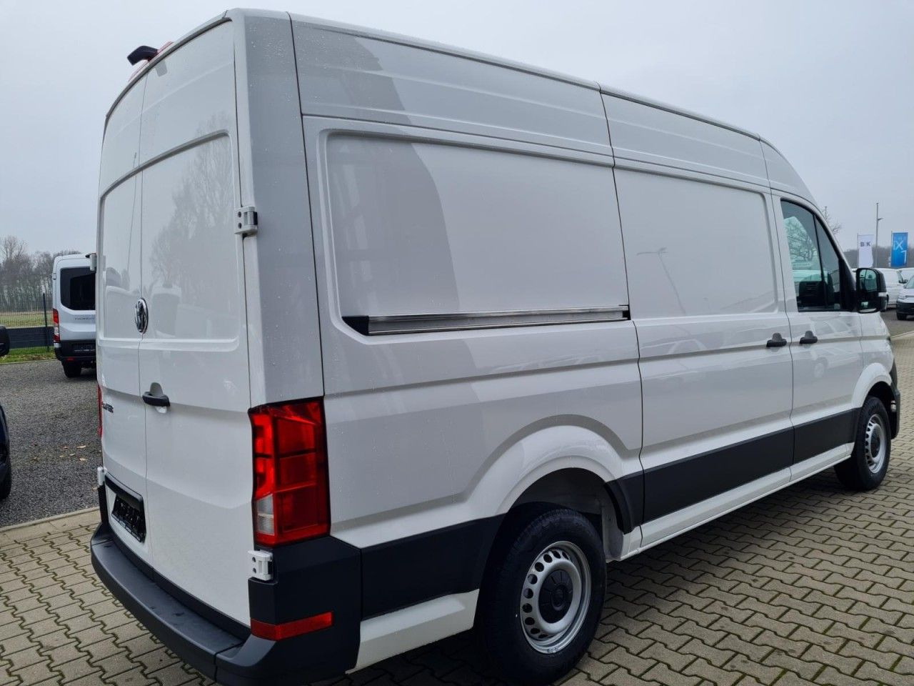 Volkswagen Crafter 35 Kasten MR hoch KLIMA KAMERA NAVI/APP - Skåpbil: bild 4 Volkswagen Crafter 35 Kasten MR hoch KLIMA KAMERA NAVI/APP - Skåpbil: bild 4