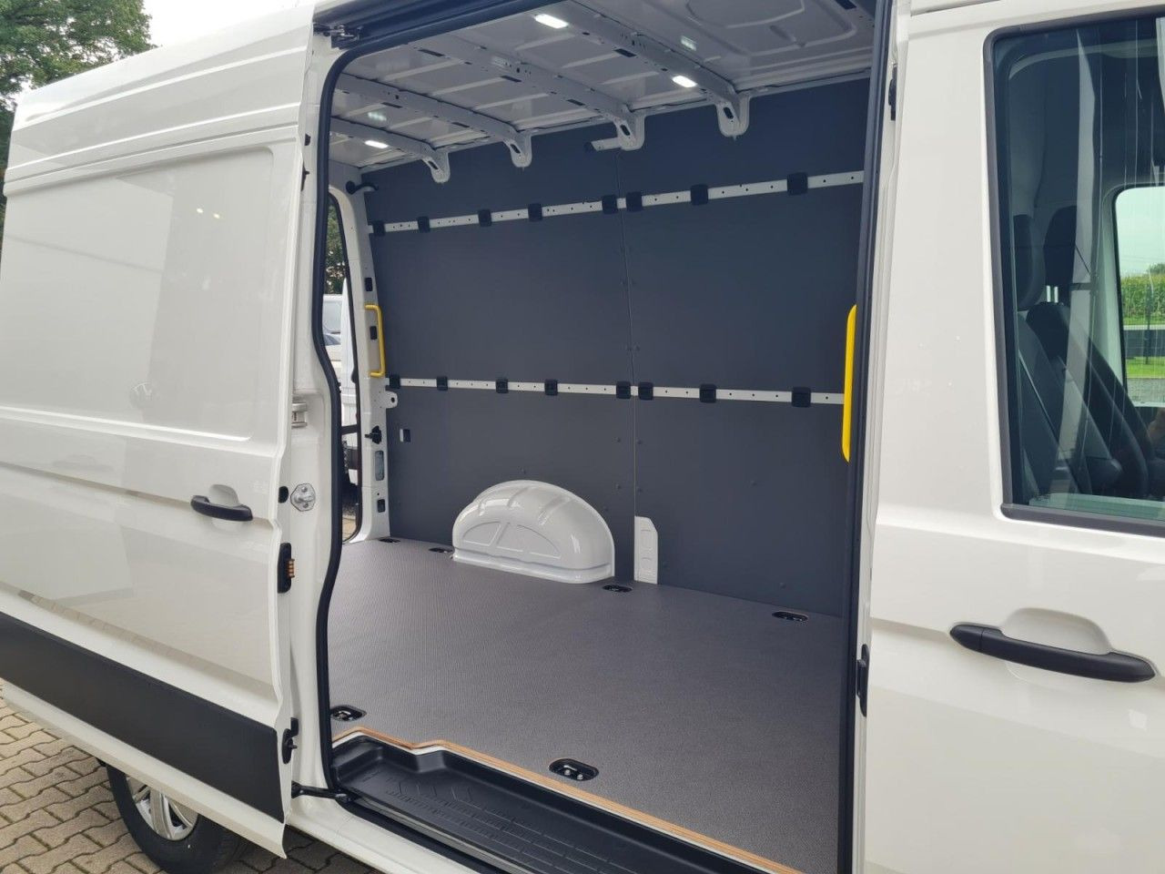 Volkswagen Crafter 35 Kasten TDI MR AHK ERGO LED TEMPOMAT - Skåpbil: bild 4 Volkswagen Crafter 35 Kasten TDI MR AHK ERGO LED TEMPOMAT - Skåpbil: bild 4