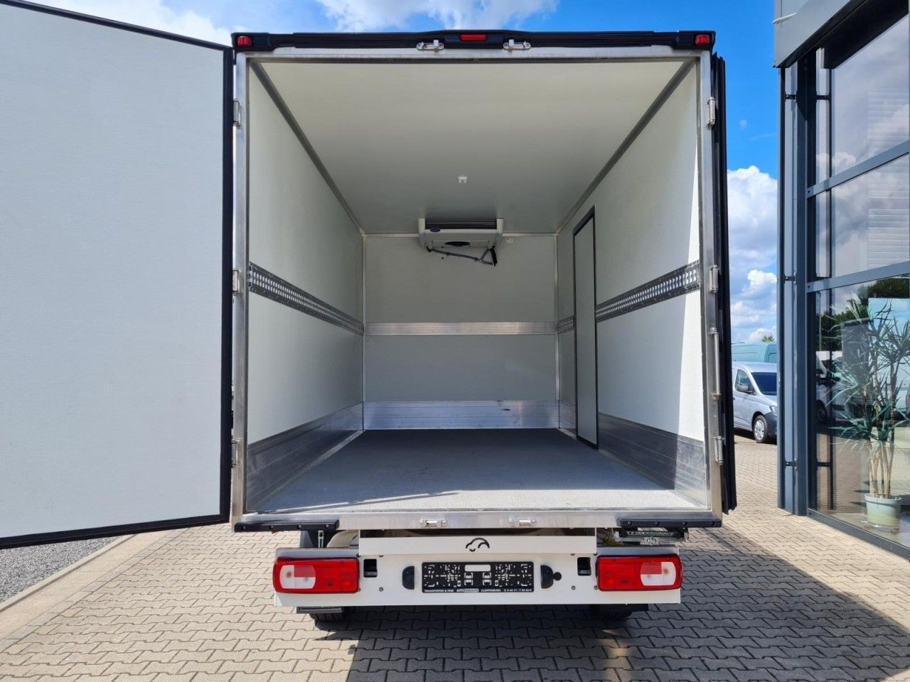 Volkswagen Crafter 35 Kühlkoffer Carrier Viento 300 Navi Ap - Kylbil: bild 5 Volkswagen Crafter 35 Kühlkoffer Carrier Viento 300 Navi Ap - Kylbil: bild 5
