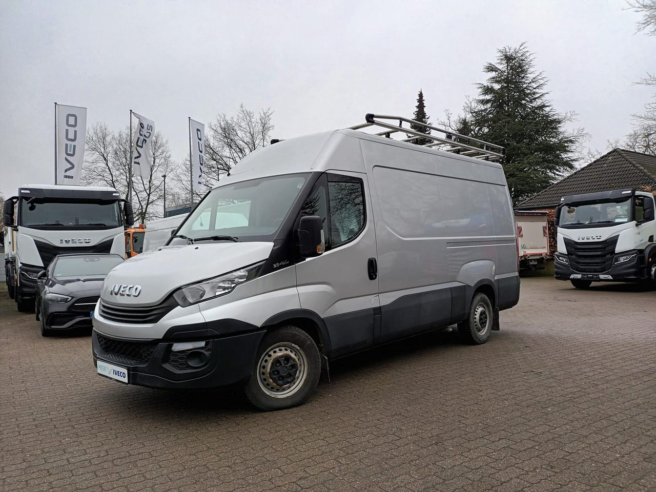 Iveco Daily 35S12V 3520L AHK Dachträger 85 kW (116 ... - Skåpbil: bild 1 Iveco Daily 35S12V 3520L AHK Dachträger 85 kW (116 ... - Skåpbil: bild 1