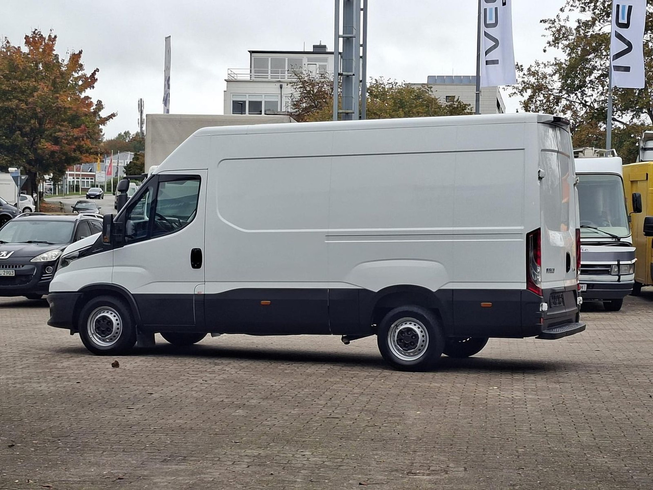 Iveco Daily 35S16V 3520L Klima, Radio - Skåpbil: bild 2 Iveco Daily 35S16V 3520L Klima, Radio - Skåpbil: bild 2