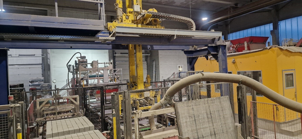 Henke Variant 140/115/50 – Fully automatic block production line / Vollautomatische Steinfertigungsanlage - Betongutrustning: bild 2 Henke Variant 140/115/50 – Fully automatic block production line / Vollautomatische Steinfertigungsanlage - Betongutrustning: bild 2