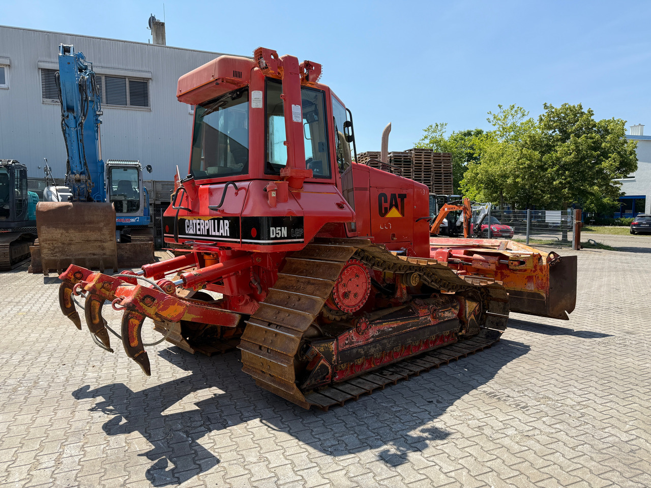 CATERPILLAR D5N FTC LGP Raupe mit 6-Wege + Heckaufreißer - Bulldozer: bild 4 CATERPILLAR D5N FTC LGP Raupe mit 6-Wege + Heckaufreißer - Bulldozer: bild 4