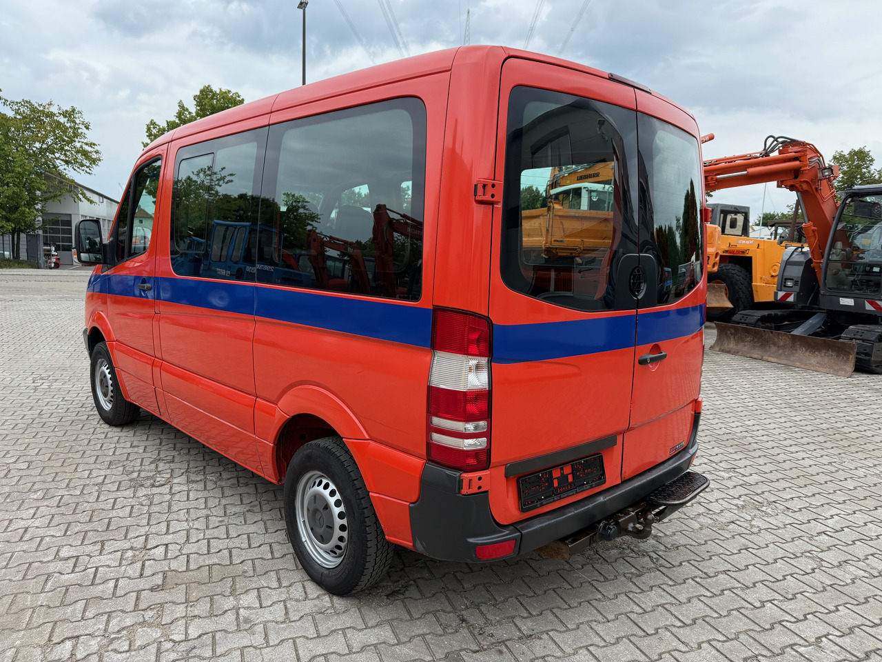 Mercedes-Benz 211 CDI Kombi AHK - Personbil: bild 5 Mercedes-Benz 211 CDI Kombi AHK - Personbil: bild 5