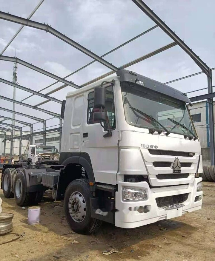 Sinotruk HOWO 6*4 Tractor - Containerbil/ Växelflak lastbil: bild 3 Sinotruk HOWO 6*4 Tractor - Containerbil/ Växelflak lastbil: bild 3