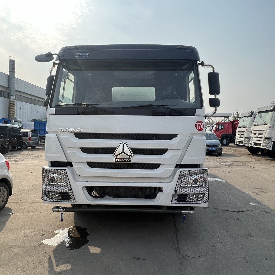 Utility/ Specialfordon Sinotruk HOWO 6*4  sprinkler truck: bild 14