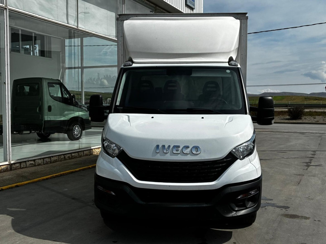 Caja cerrada IVECO 35C16 3.0 20m3 - Volymskåp: bild 2 Caja cerrada IVECO 35C16 3.0 20m3 - Volymskåp: bild 2